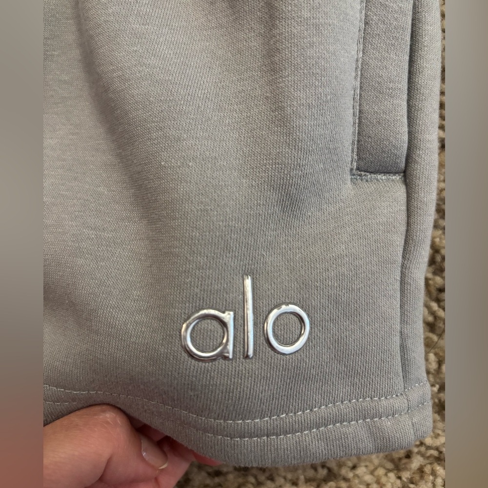 Alo Yoga Accolade Set in Lunar Grey size XS - Picture 6 of 14